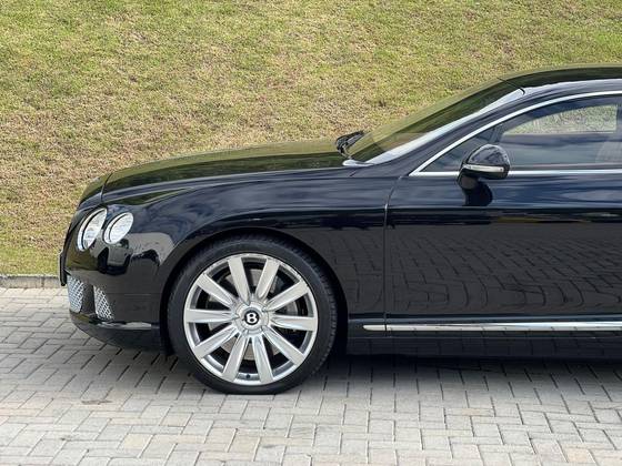 BENTLEY CONTINENTAL 6.0 W12 TURBO GASOLINA GT AUTOMÁTICO BENTLEY CONTINENTAL 6.0 W12 TURBO GASOLINA GT AUTOMÁTICO